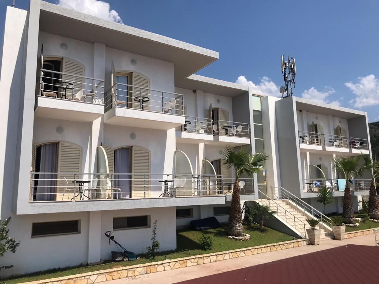 Royal Blue Hotel Dhërmi Exterior foto